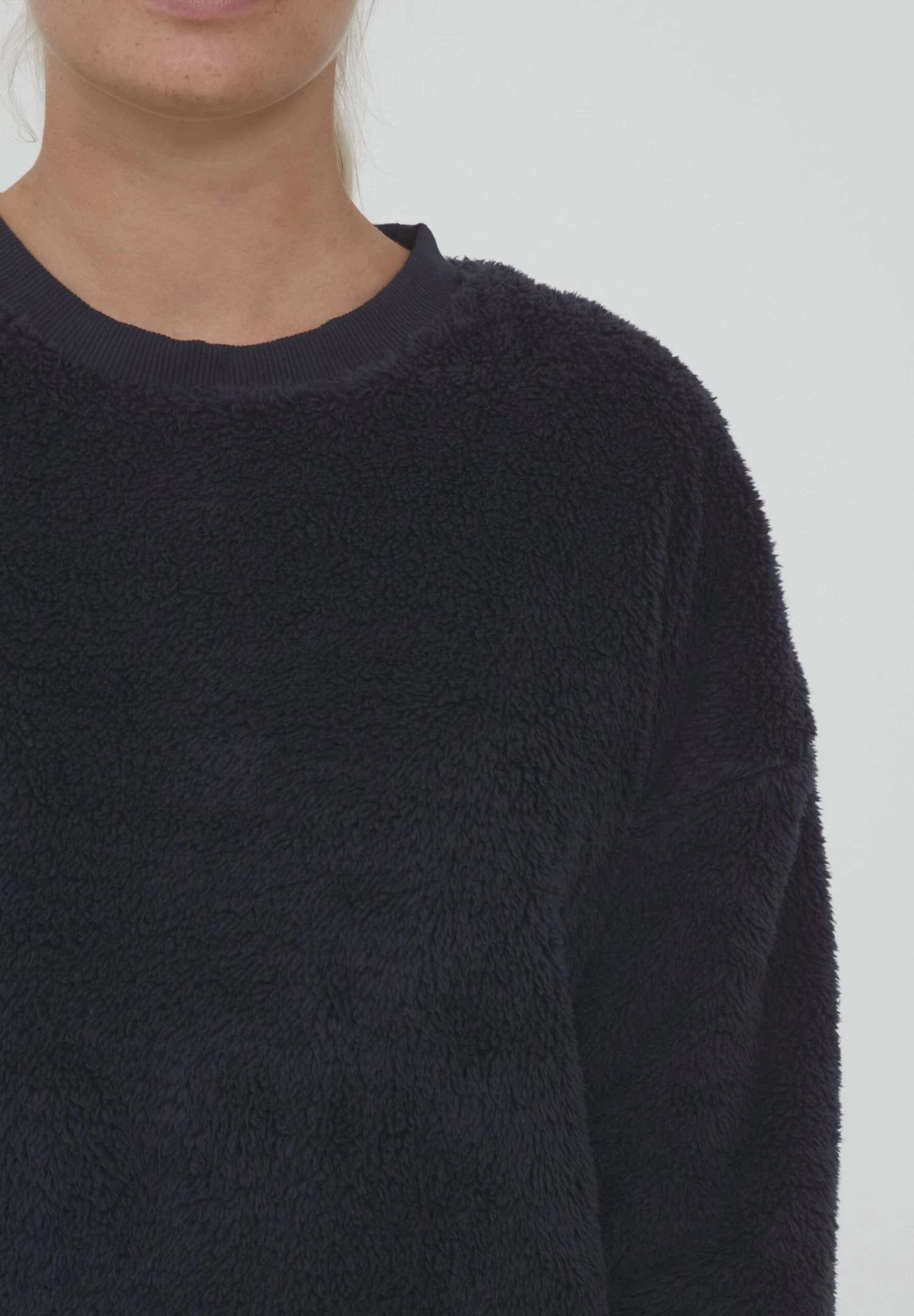 OXMO OXANNICA - Sweter - Total Eclipse 6 OXMO OXANNICA - Sweter - Total Eclipse - obrazek 4