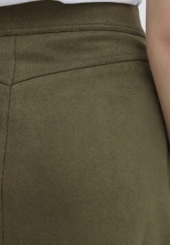 OXMO OXJUNE - Spódnica Trapezowa - Olive Night 11 OXMO OXJUNE - Spódnica Trapezowa - Olive Night -Oxmo a765f52e58e7459b87f5a6b11110033b