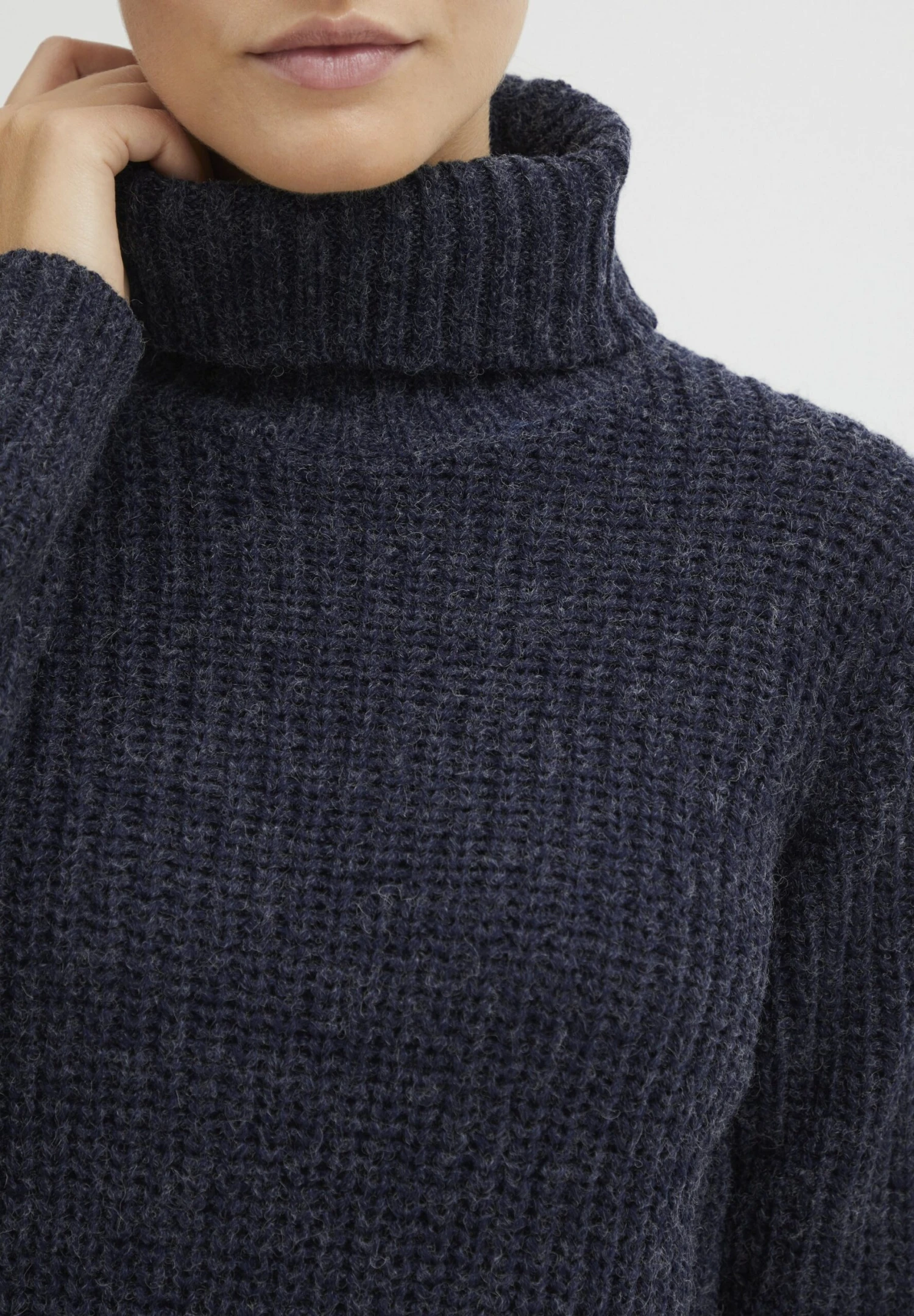 OXMO OXNANNA - Sweter - Total Eclipse Melange 6 OXMO OXNANNA - Sweter - Total Eclipse Melange - obrazek 4