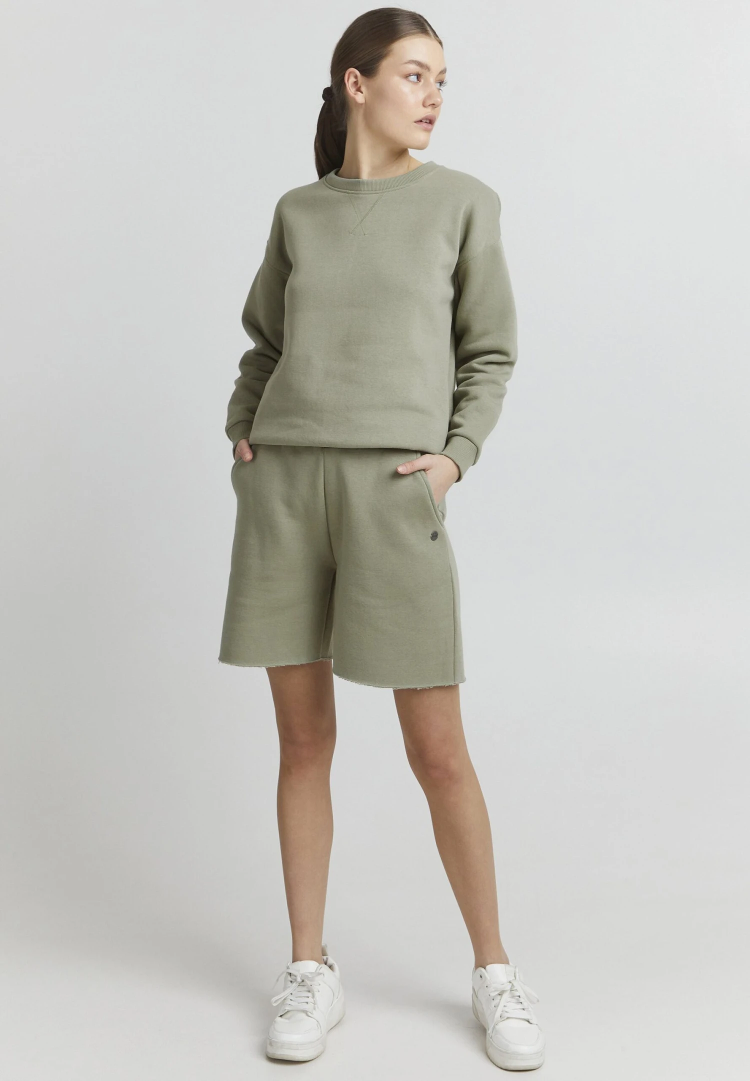 OXMO HOPE - Szorty - Seagrass 4 OXMO HOPE - Szorty - Seagrass - obrazek 2