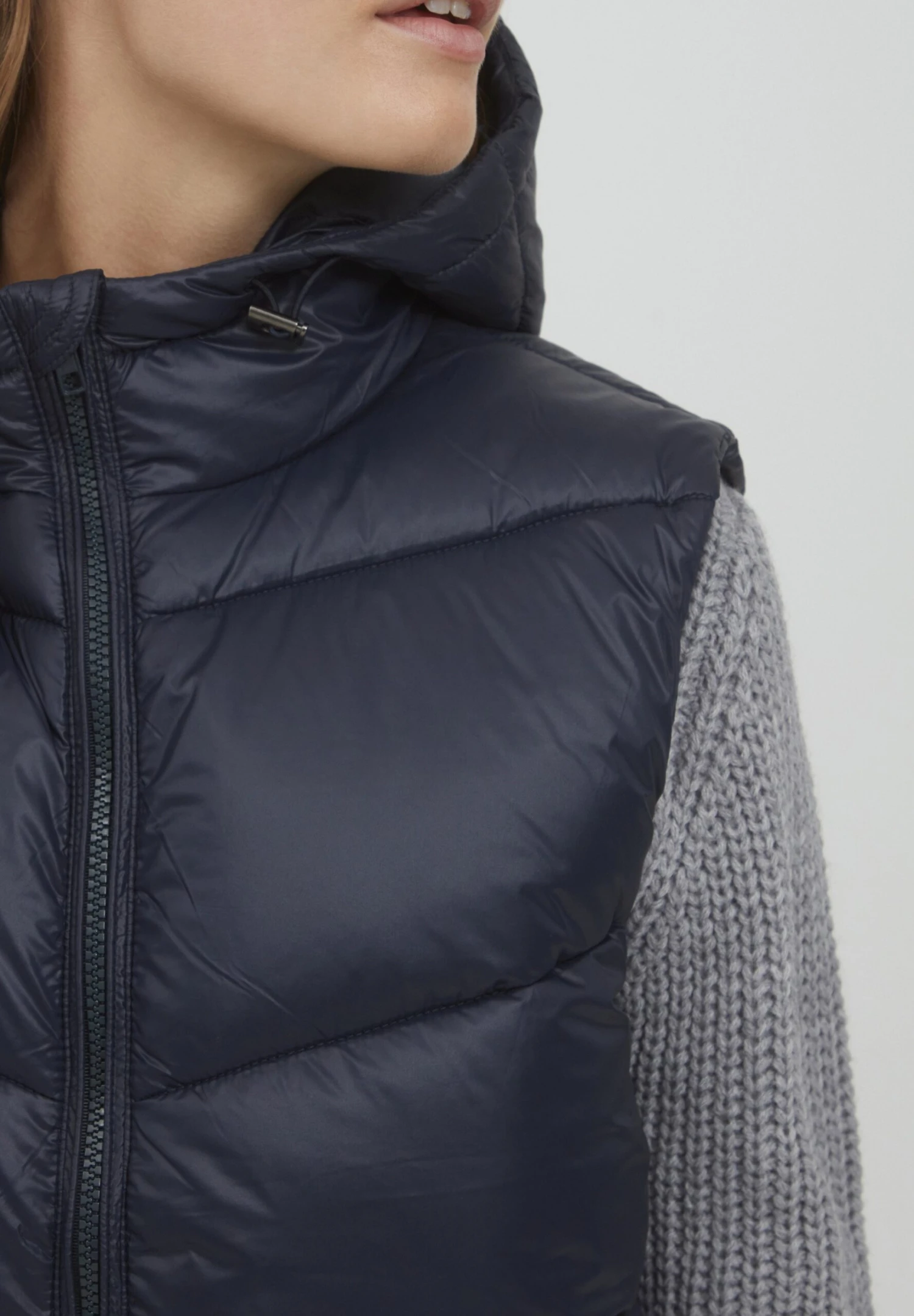 OXMO OXTABITA - Kamizelka - Total Eclipse 6 OXMO OXTABITA - Kamizelka - Total Eclipse - obrazek 4