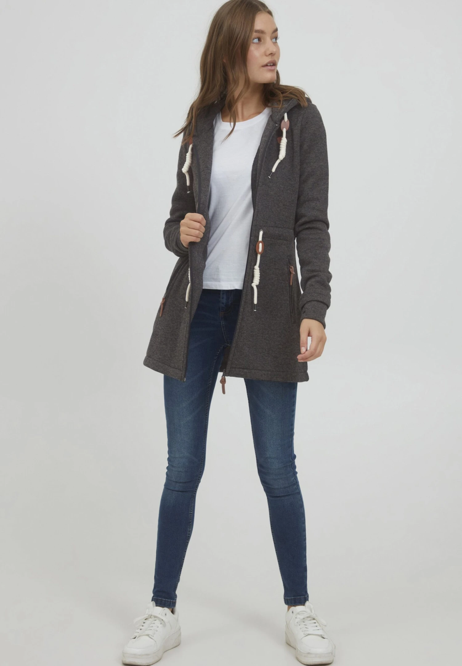 OXMO OXTHORA - Krótki Płaszcz - True Black 4 OXMO OXTHORA - Krótki Płaszcz - True Black - obrazek 2