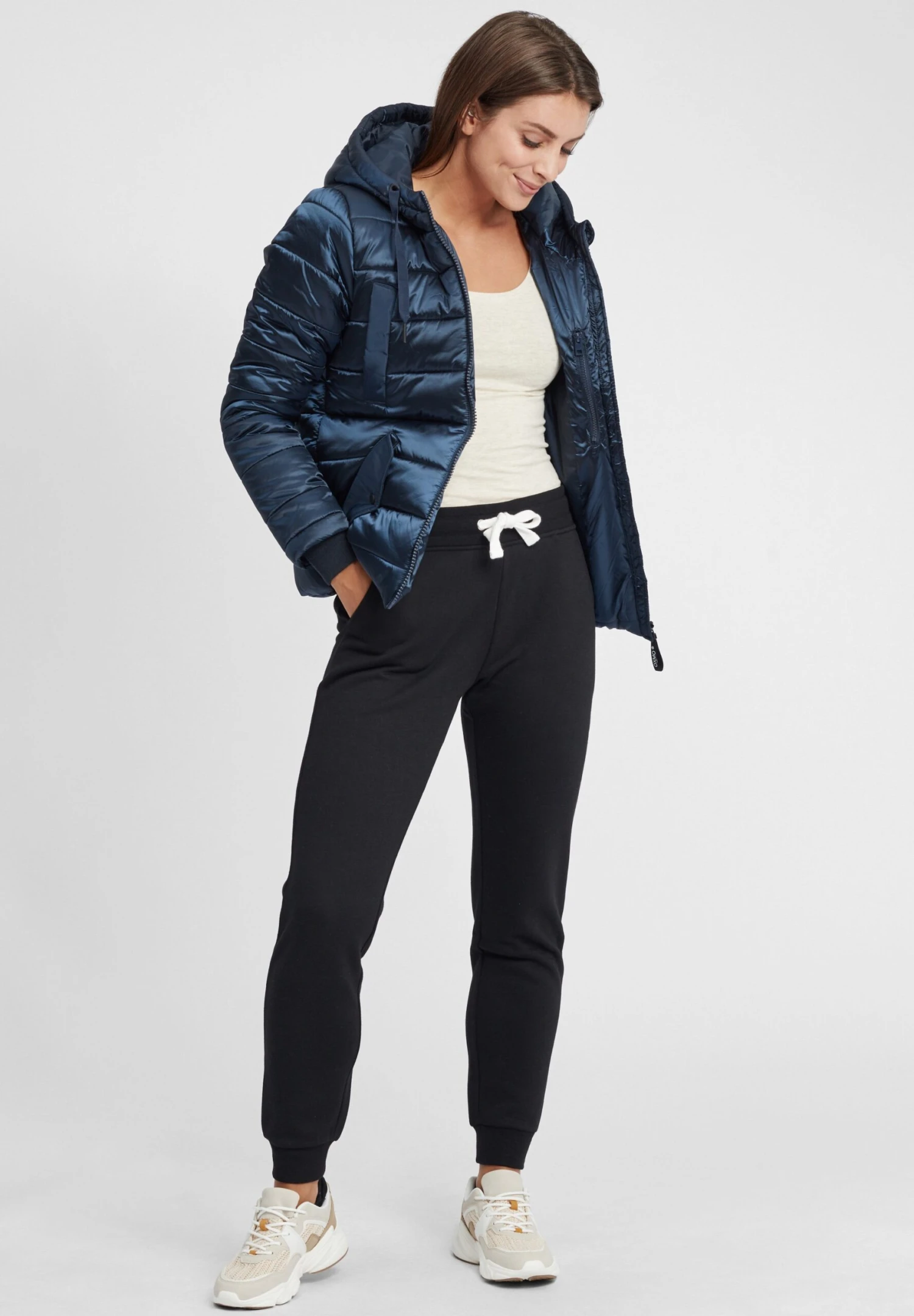 OXMO OXOLIVIA - Spodnie Treningowe - Black 4 OXMO OXOLIVIA - Spodnie Treningowe - Black - obrazek 2